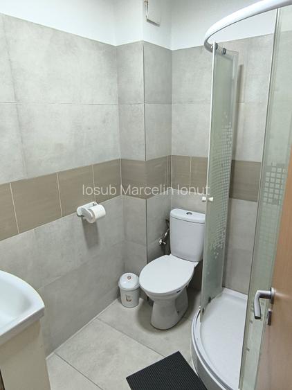 Persoana fizică închiriez mini-garsoniera - 2