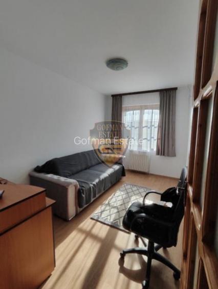 Vila KM 5, D P+1E+M 7 camere 534mp utili, 490mp teren 3 parcari 4 bai 4 balcoane - 8