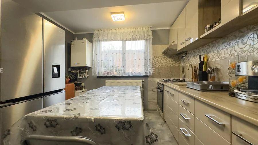 Vila P+M Valu Lui Traian cu 5 camere moderna - 11