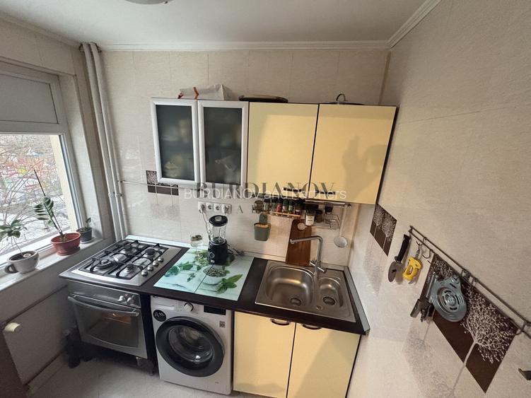 Garsonieră de vânzare -  Metrou Apărătorii Patriei - etaj 3/9 - 1966 - 5