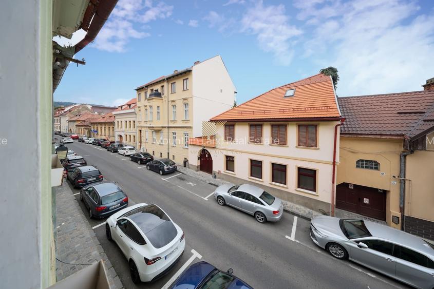 Locație rară în Brașov: ideal pentru regim hotelier sau business - 22