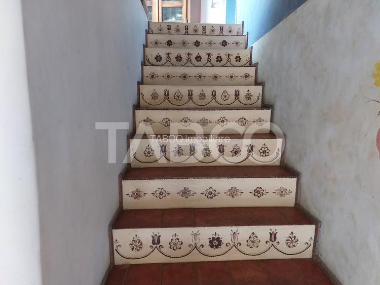 Casa de vanzare specific sasesc si atelier pret avantajos Cisnadioara - 21