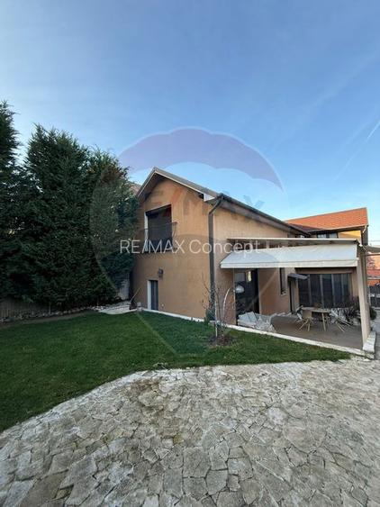 Casă / Vilă de închiriat în Gruia - 33