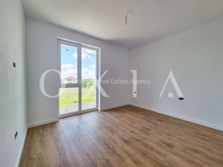 AX1030 Mosnita Noua, 1/2 Duplex Despartit Prin Camera Tehnica - 2