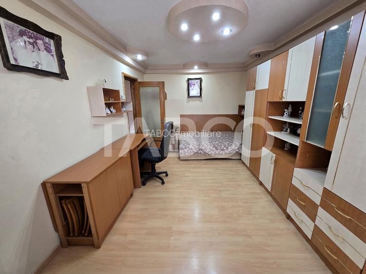 Apartament 3 camere decomandat 2 balcoane etaj 3 Central Sibiu - 2