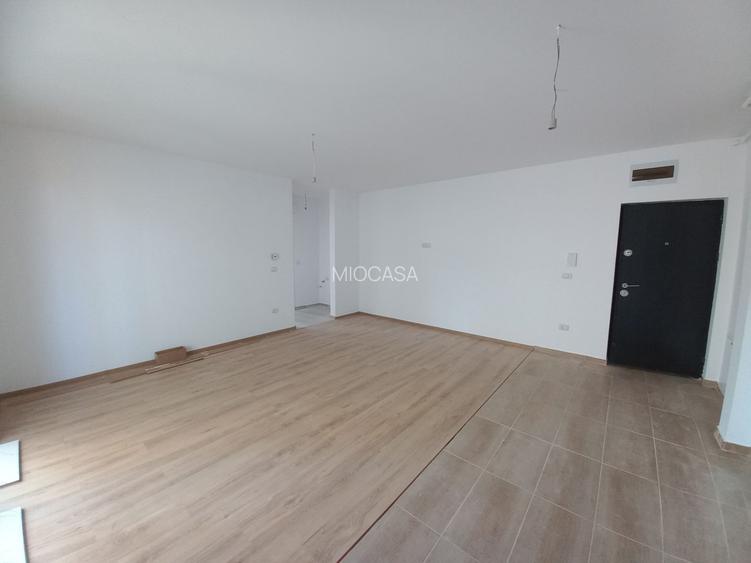 NOU. Langa Profi. La asfalt. Bucatarie inchisa. Etaj 1. - 4