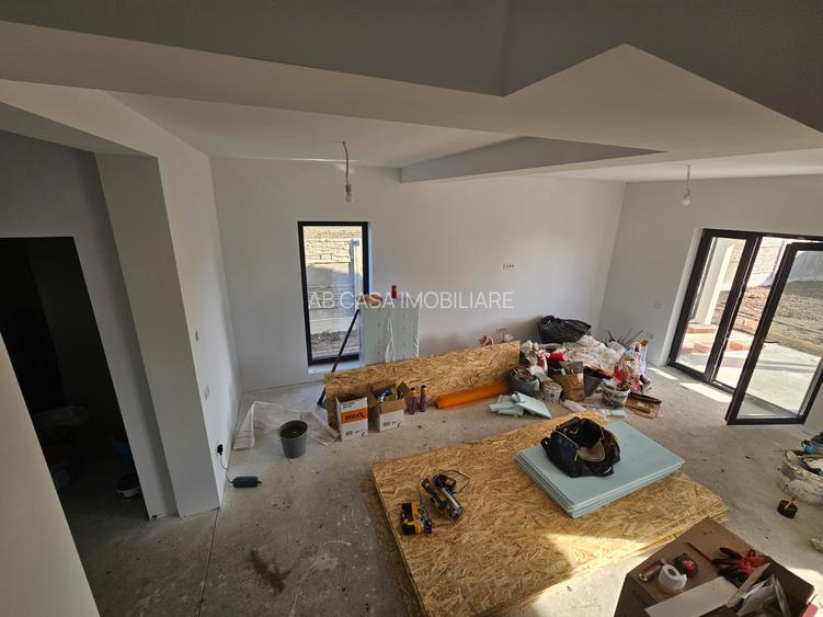 Duplex nou, P+E, 1 apartament la cheie, 1 la alb, Moșnița Veche, comision 0% - 39