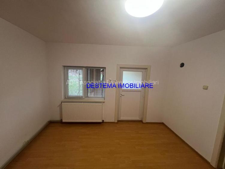 Valu lui Traian, casa la sosea, renovata - 4