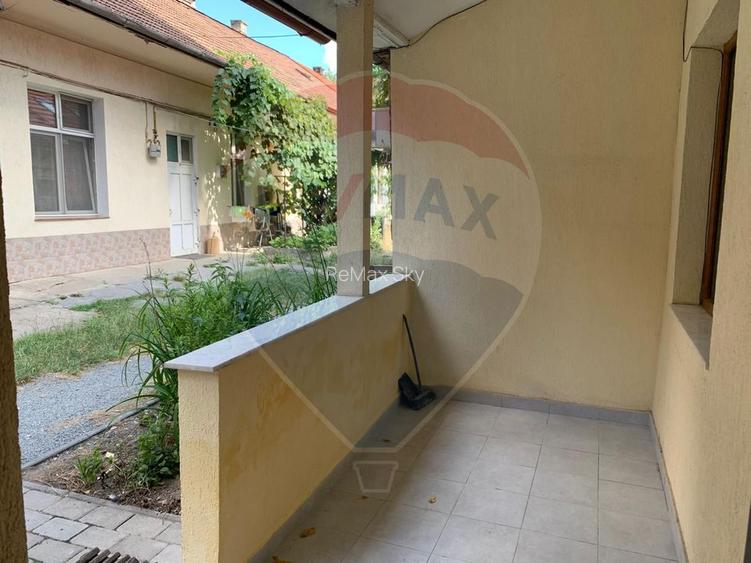 Apartament de vânzare cu două camere, pe strada Ploiești - 10