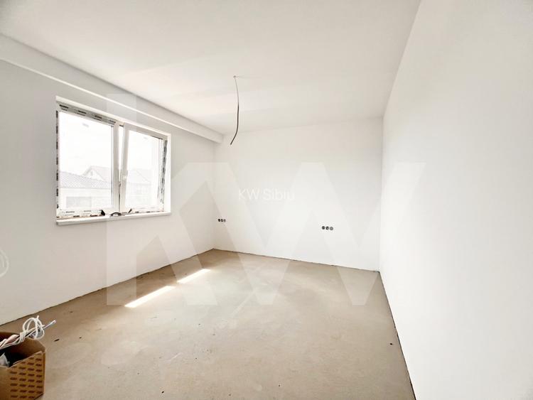 De vanzare casa tip duplex cu terasa, curte si anexa in Selimbar, Sibiu  - 13