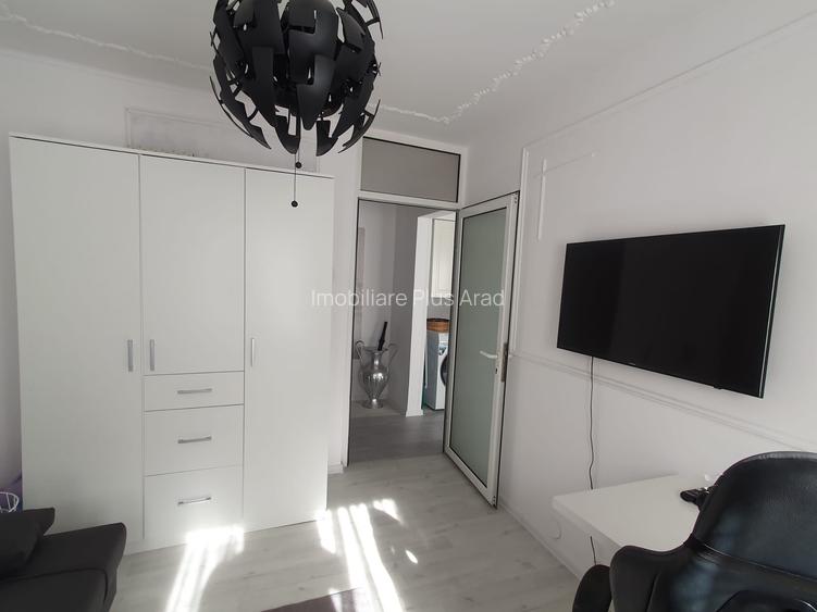 Vand ap 3 camere zona Micalaca renovat modern -gata de mutat - 5