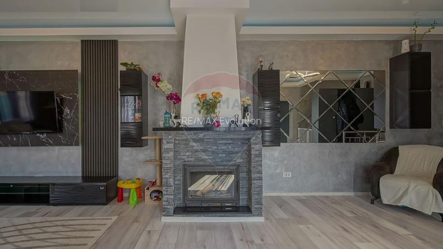 Casă / Vilă Săsească cu 6 camere de vânzare in Vulcan, Brasov - 6