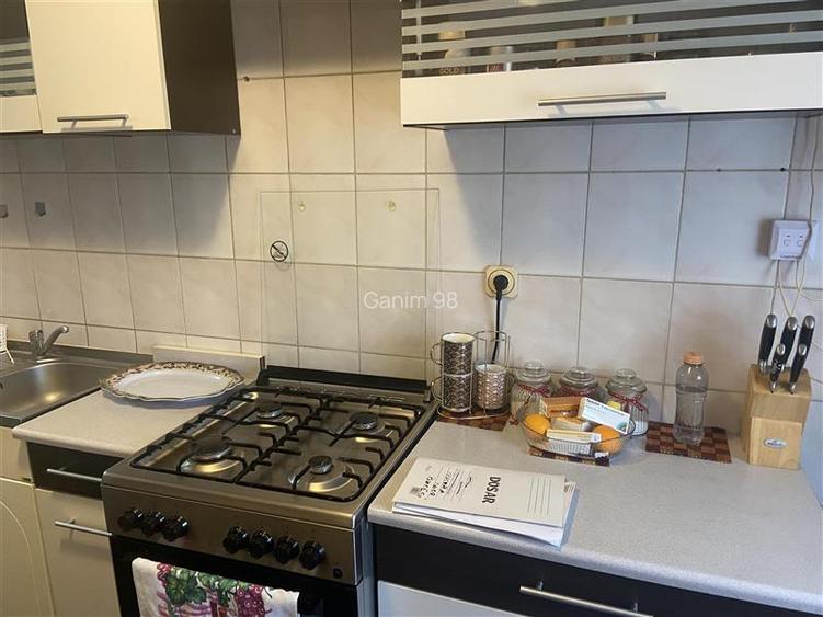 Apartament 2 camerec , zona centrala 2 Stejari , et 2 4, decomandat , centrala t - 7