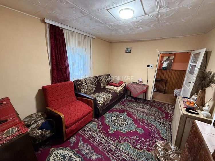 Casa demolabila  și teren 800mp cu toate utilitățile deschidere 26,5mp - 6