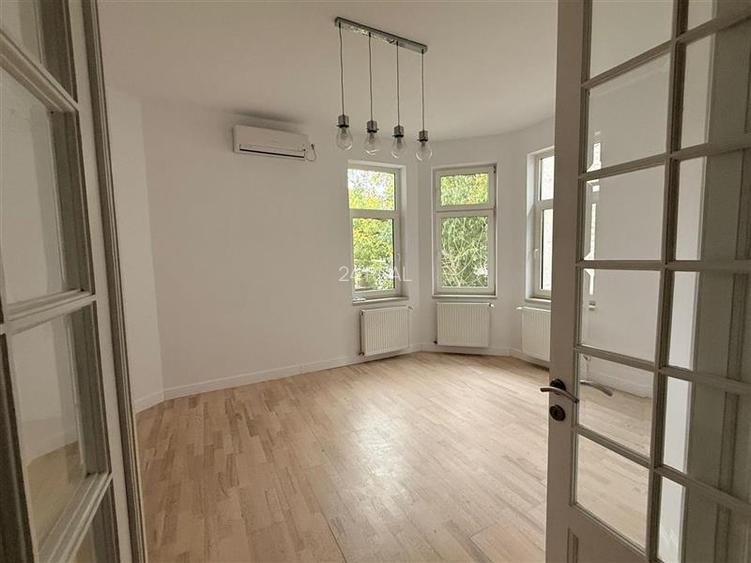 Vila pretabila activitate de birouri - 16