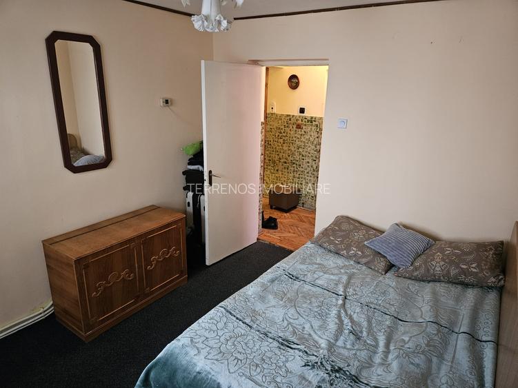 Apartament 3 camere zona Bulevard , etaj 2 , boxa pe act - 5