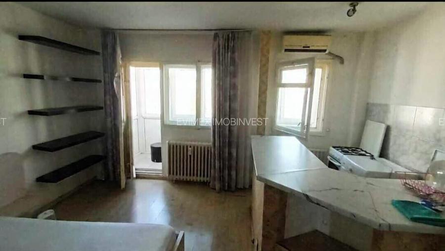 Basarabia - Tina Petre, Bloc mixt- garsoniera - 2