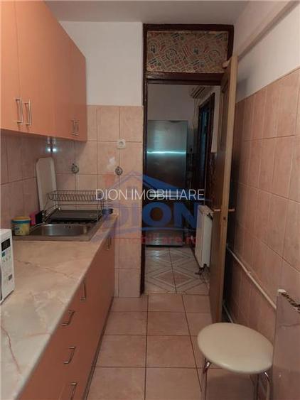 GARSONIERA BLOC MIXT, 1 DECEMBRIE - 8