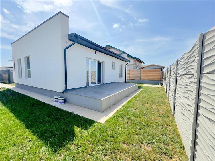 Casa individuala moderna || 2 dormitoare || 2 bai || Teren 320 mp