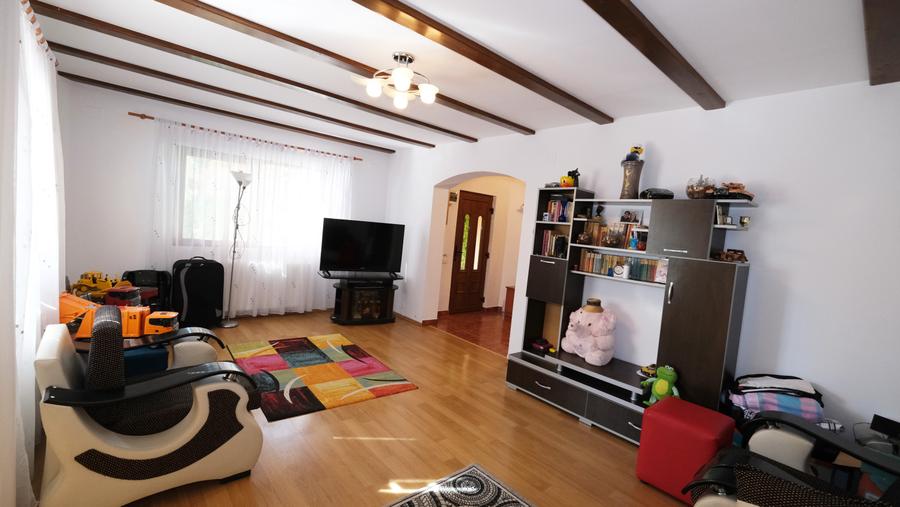Vanzare casa P+M+Pod construita in 2009 in Breaza Prahova teren plat, totul nou