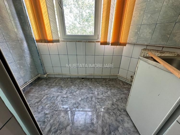 - Apartament 2 camere confort 1 decomandat Calarasi 4 - 6