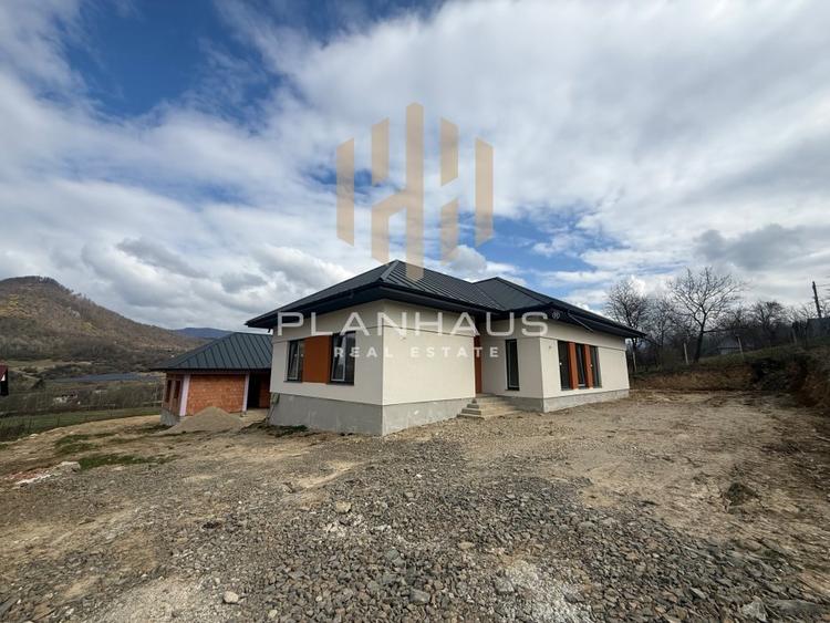 Casa individuala Tautii de Sus,zona rezidentiala,600 mp teren