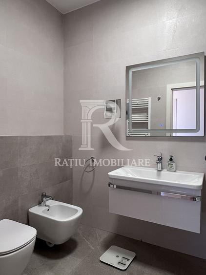 Penthouse cu Design Eclectic | Central | Panoramă Unică | Oradea