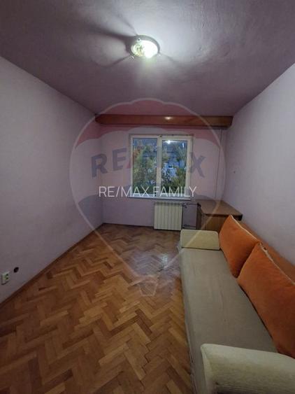 Apartament cu 4 camere de vânzare în zona Iosia - 9