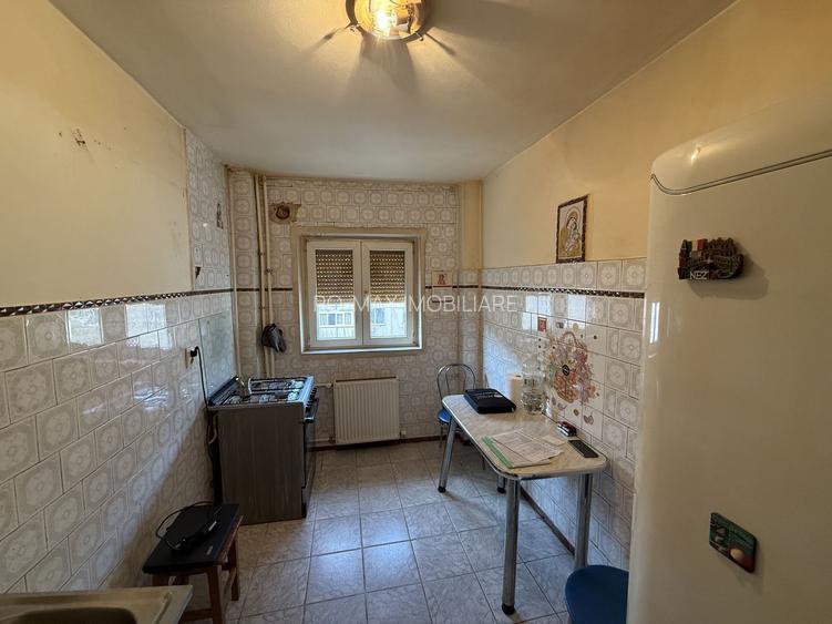 Apartament 2 camere 53,5 mp etaj 6 strada Moinesti- drumul taberei - 9