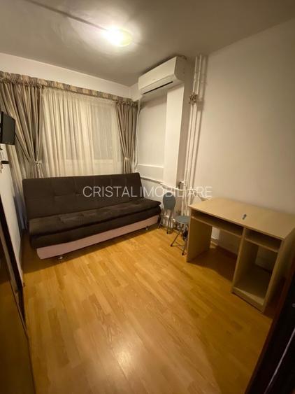 Închiriere Garsonieră transformată în 2 camere, utilată complet, etaj 9 - 2
