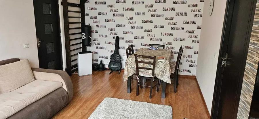 Apartament cu 3 camere, etaj 2/4, zona Podu Ros - 2