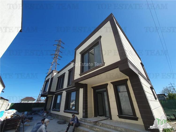 Duplex 8 camere cu doua intrari separate curte comuna Navodari - 4