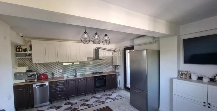 Apartament 3 dormitoare + living, 2 bai, 2 locuri de parcare - Rediu - 14