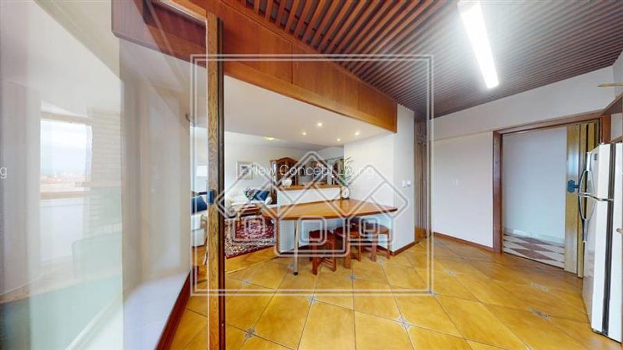 Apartament de vanzare in Sibiu - decomandat - 4 camere, balcon - - 6