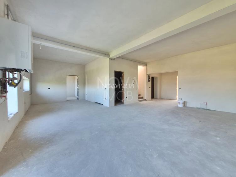 Casa generoasa cu 7 camere, 3 bai, dressing si parcare – Sura Mica - 8