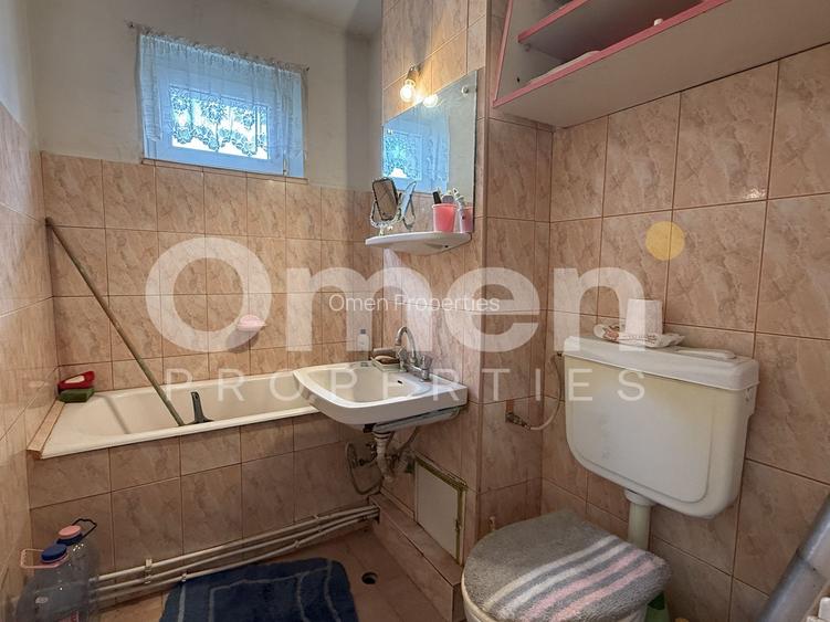 Apartament cu 4 camere; 74.66 mp, decomandat, Bd. Decebal - 7