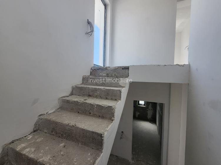 Casa individuala , 4 camere, 3 bai, garaj 26 mp , terasa 40 mp, VALEA ADANCA - 22