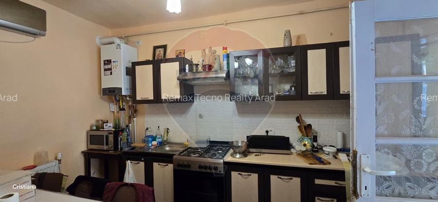 Casă cu anexă, livadă și panouri fotovoltaice - 9