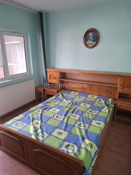 Apartament 4 camere,ultracentral, decomandat, mobilat si utilat,str Decebal - 9