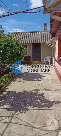 MAHMUDIA- CASA BATRANEASCA 4 CAMERE,TEREN 990 MP. - 2