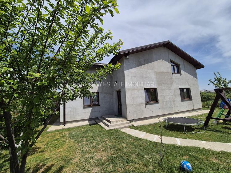 Mihailesti, vanzare vila P+M, 258mp, teren 912mp. - 2