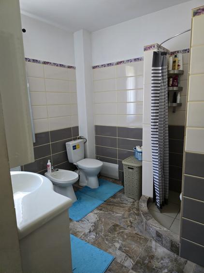 Casă de vânzare cu 4 camere, garaj și teren de 766 mp – Sărata, Piatra Neamț