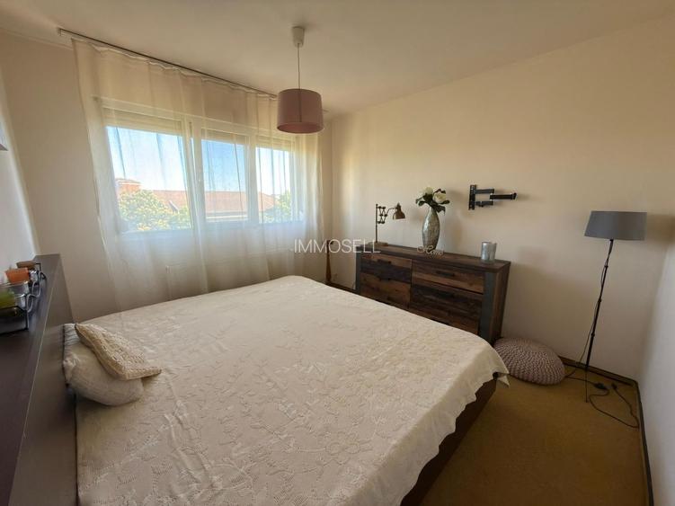 Ap 3 camere, decomandat,etaj 5 – zona Piața Rogerius.Pret 112.000 euro - 2