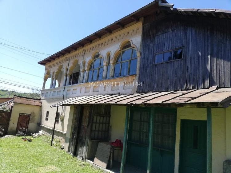 BEZDEAD - Conac 350 mp + 4800 mp teren - 5