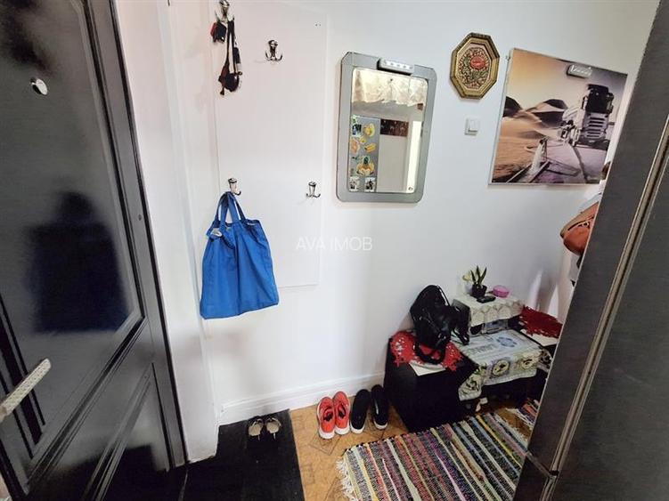 Apartament 2 camere, cu centrala, zona Scolii 16 - 10