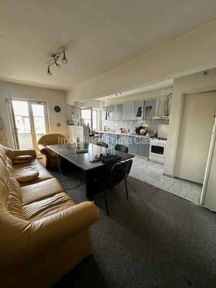 TRAIAN (ZONA URSUS) 4camere decomandat etaj4 cu acoperis ! - 2