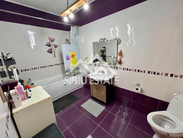 Casa moderna, spațioasa, curte generoasa pe un nivel în Sura Mare - 11