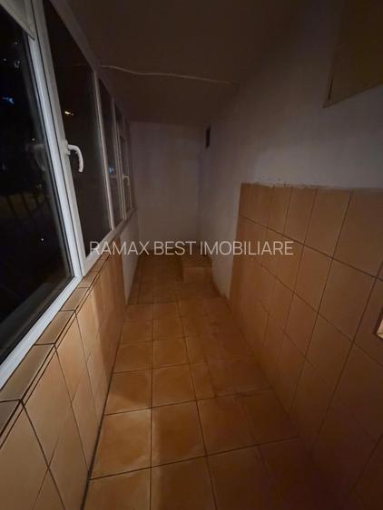 Piata Muncii - 7 min metrou - Bloc Mixt - 5