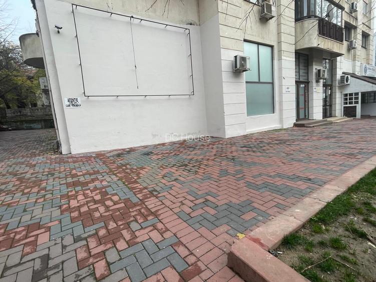 Spatiu comercial stradal cu 2 intrari ~ 164 mp ~ bld Mircea Voda - 2