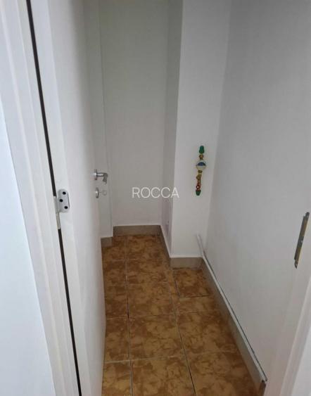 Apartament de 2 camere decomandat , spatios si cu centrala proprie- zona Dristor - 12